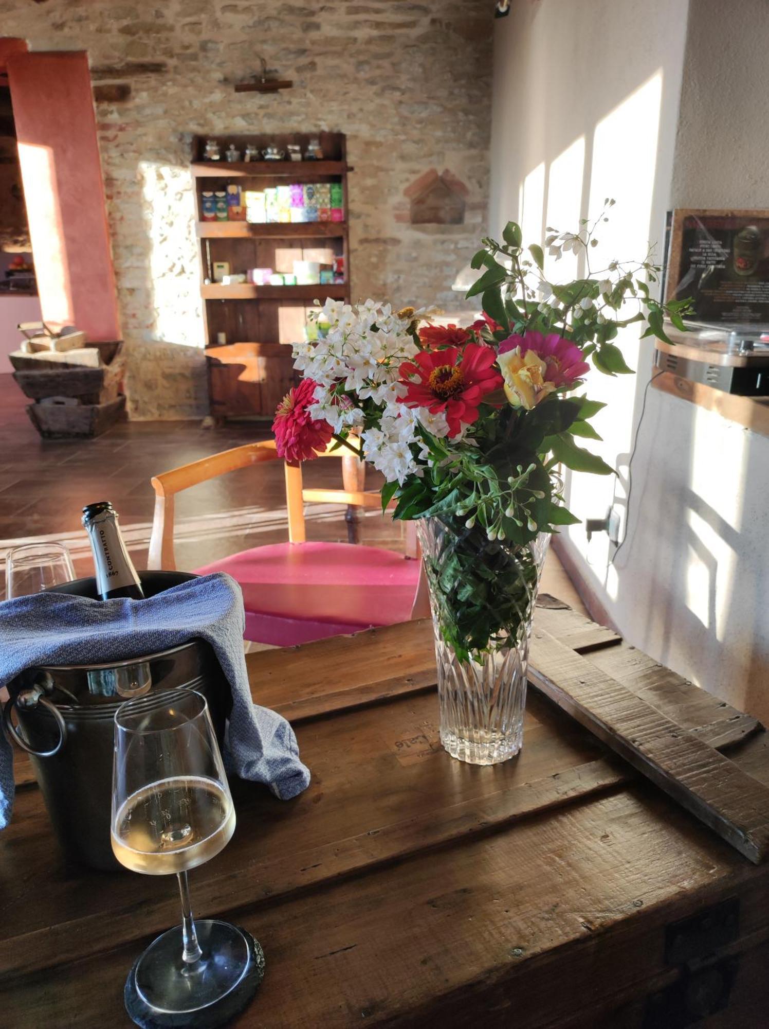 Casa Vecchia Bed&Breakfast Bossolasco Экстерьер фото